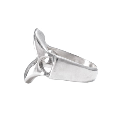 Beso Ring side view handmade in 925 Sterling Silver by BÚMBUNER

