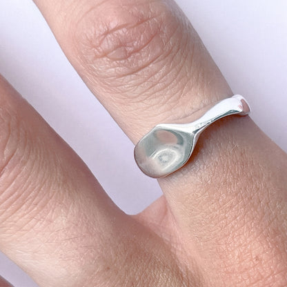 Tacto Ring handmade in 925 Sterling Silver worn on finger by BÚMBUNER